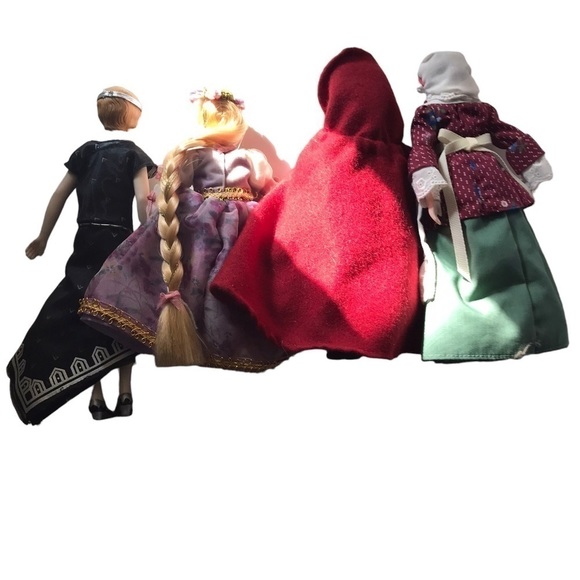 4 Avon Collectable Dolls - Picture 2 of 5